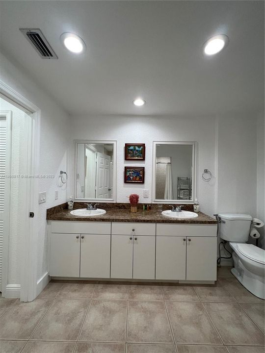 Recently Rented: $4,800 (3 beds, 2 baths, 1421 Square Feet)