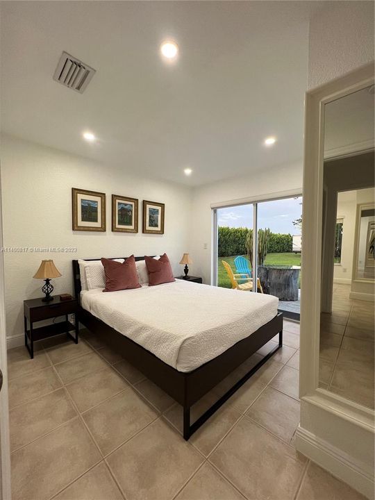 Recently Rented: $4,800 (3 beds, 2 baths, 1421 Square Feet)