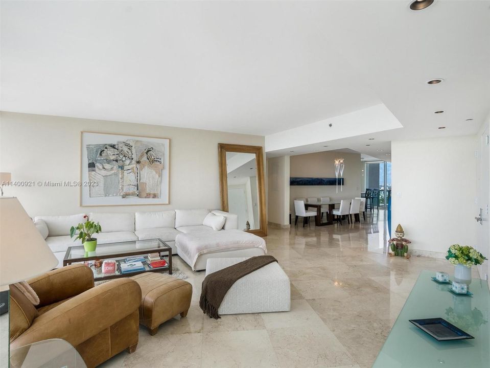 Recientemente alquilado: $15,000 (3 camas, 2 baños, 2008 Pies cuadrados)