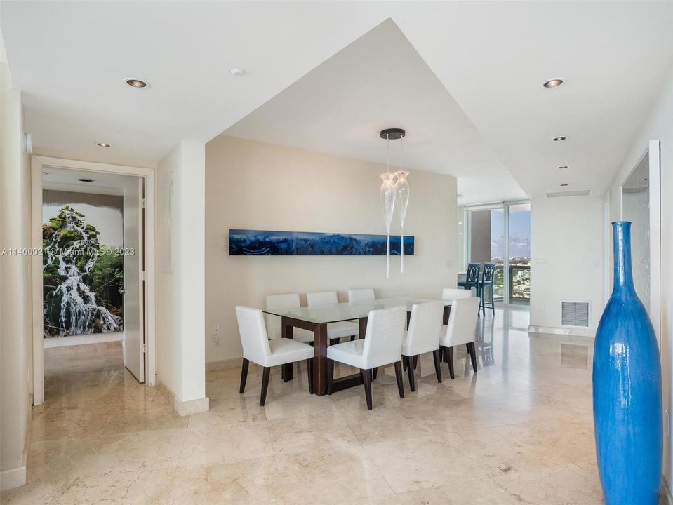 Recientemente alquilado: $15,000 (3 camas, 2 baños, 2008 Pies cuadrados)