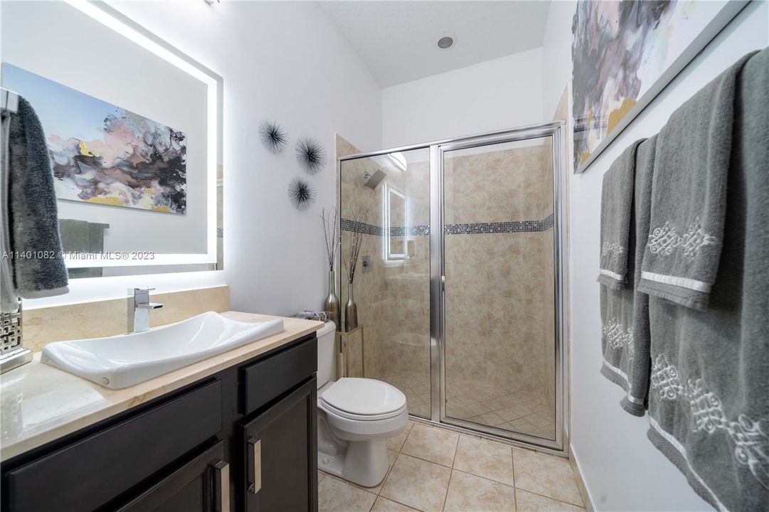 Недавно арендовано: $6,800 (4 спален, 3 ванн, 2860 Квадратных фут)