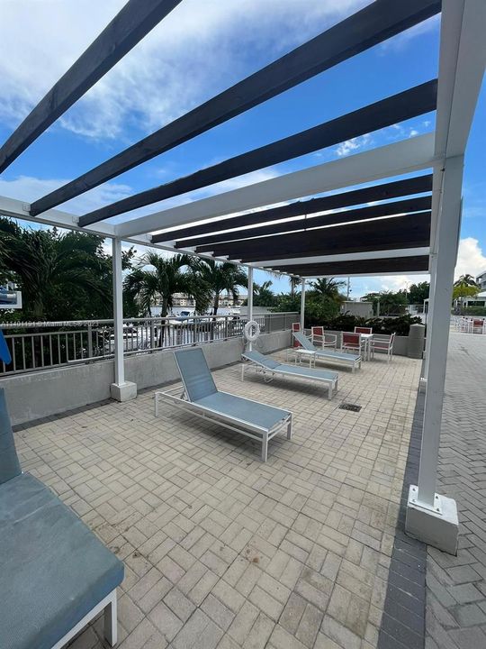 Recently Sold: $275,000 (2 beds, 2 baths, 1251 Square Feet)