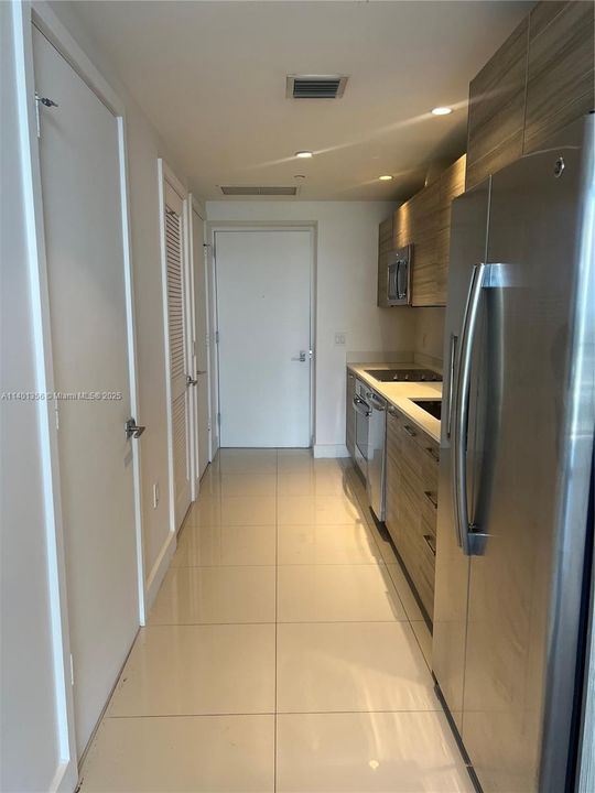 For Rent: $4,000 (1 beds, 1 baths, 621 Square Feet)