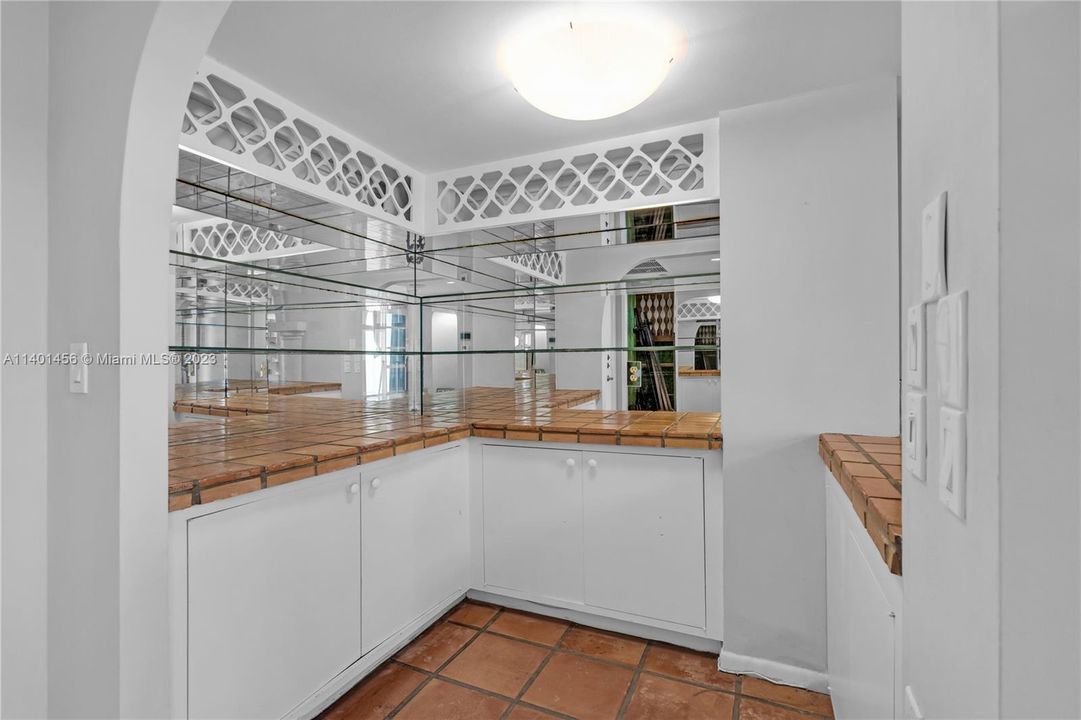 Recently Sold: $1,450,000 (3 beds, 3 baths, 2721 Square Feet)