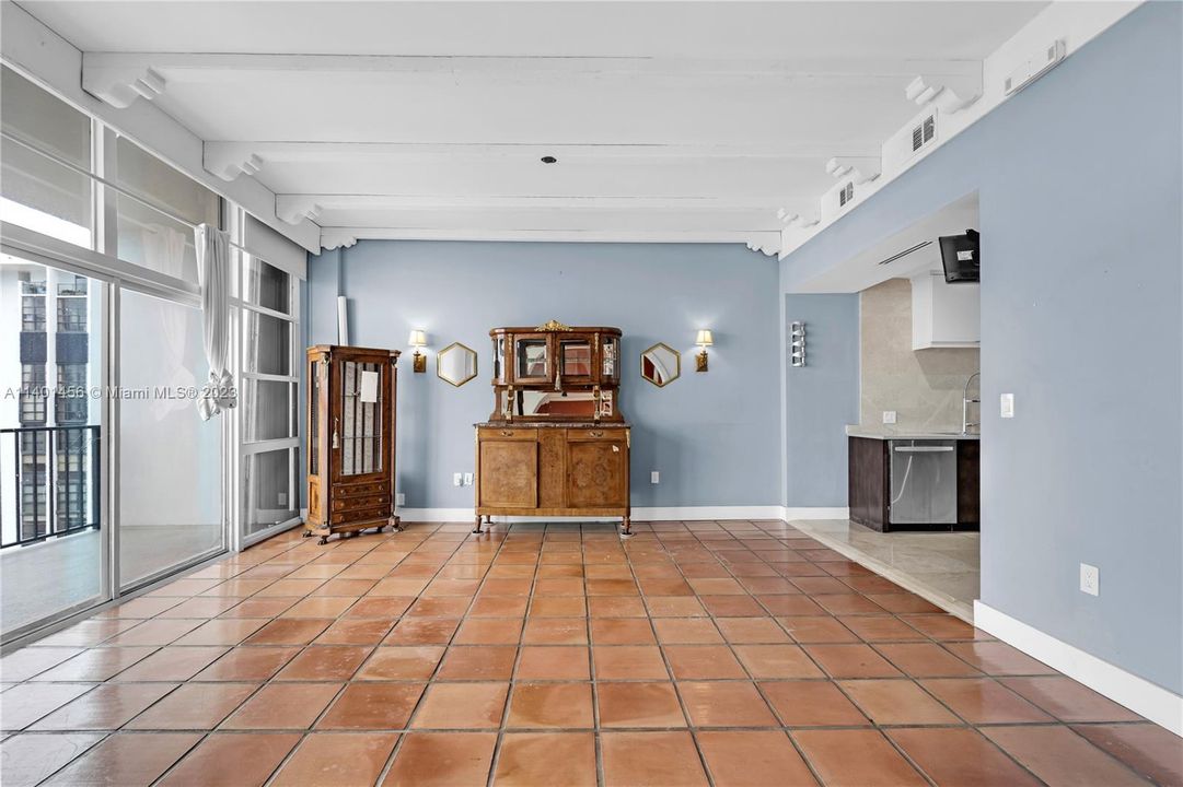 Recently Sold: $1,450,000 (3 beds, 3 baths, 2721 Square Feet)