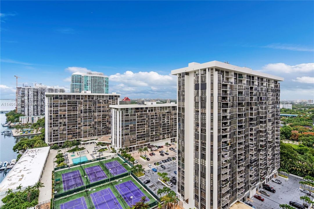 Recently Sold: $1,450,000 (3 beds, 3 baths, 2721 Square Feet)