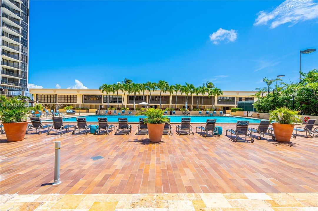 Recently Sold: $1,450,000 (3 beds, 3 baths, 2721 Square Feet)