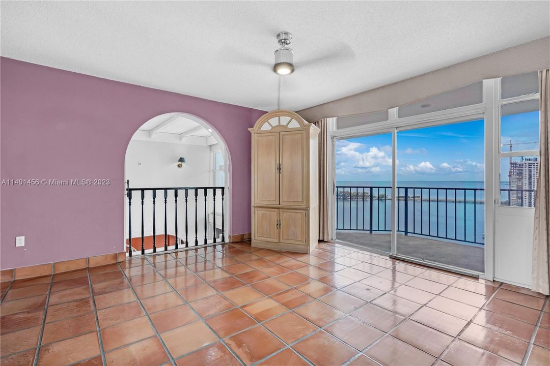 Recently Sold: $1,450,000 (3 beds, 3 baths, 2721 Square Feet)