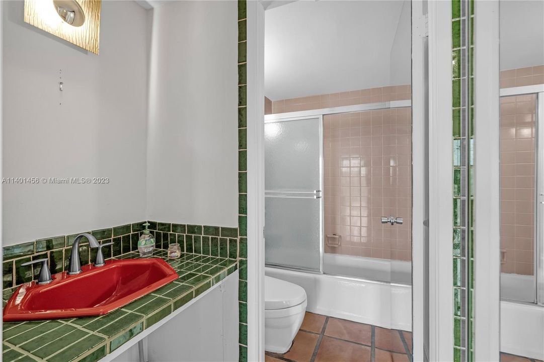 Recently Sold: $1,450,000 (3 beds, 3 baths, 2721 Square Feet)