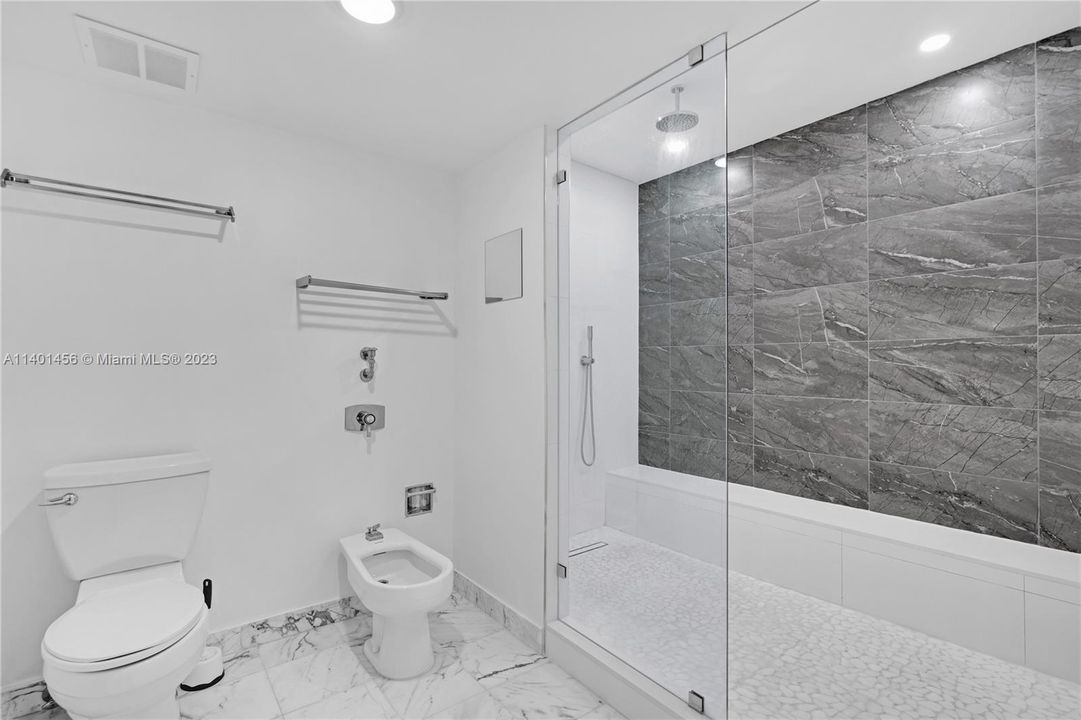 Recently Sold: $1,450,000 (3 beds, 3 baths, 2721 Square Feet)