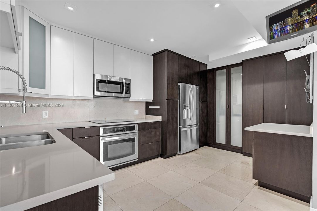 Recently Sold: $1,450,000 (3 beds, 3 baths, 2721 Square Feet)