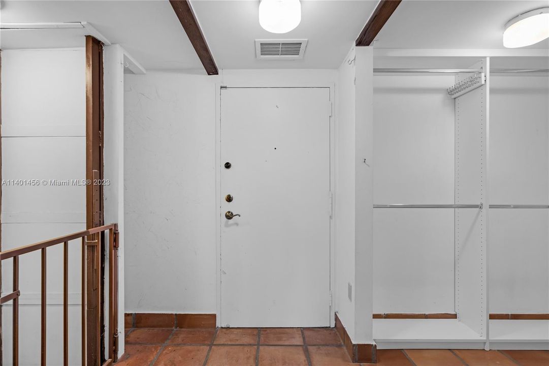 Recently Sold: $1,450,000 (3 beds, 3 baths, 2721 Square Feet)