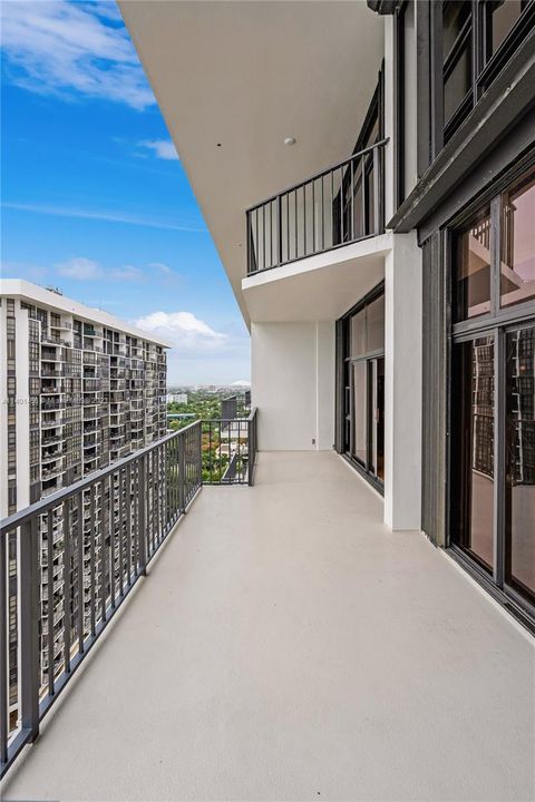 Recently Sold: $1,450,000 (3 beds, 3 baths, 2721 Square Feet)