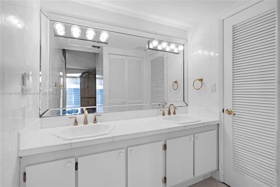 Recently Sold: $1,450,000 (3 beds, 3 baths, 2721 Square Feet)