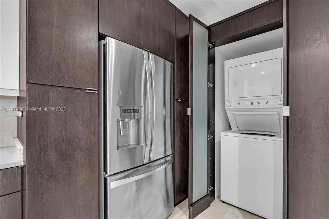 Recently Sold: $1,450,000 (3 beds, 3 baths, 2721 Square Feet)