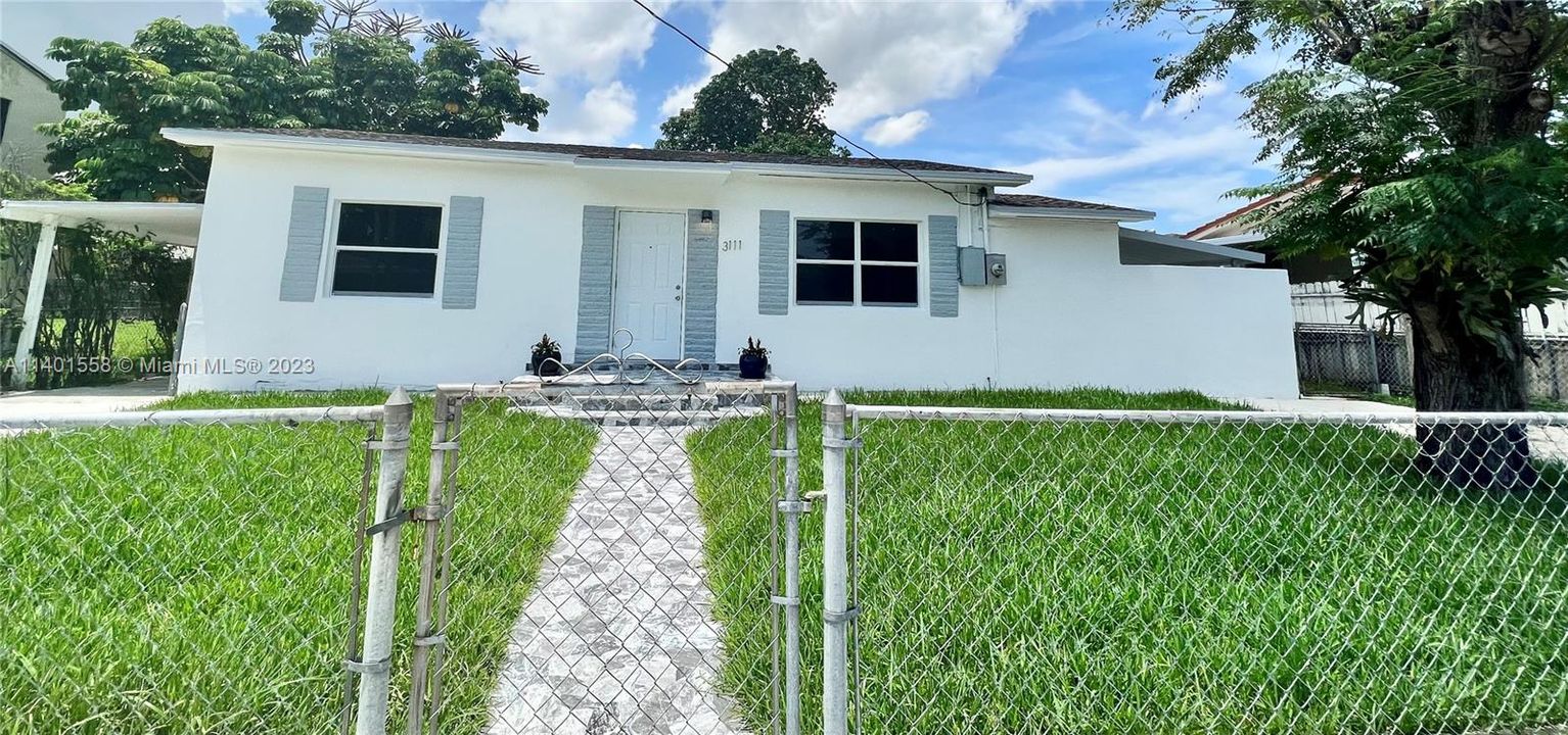 Recently Rented: $2,950 (2 beds, 1 baths, 907 Square Feet)