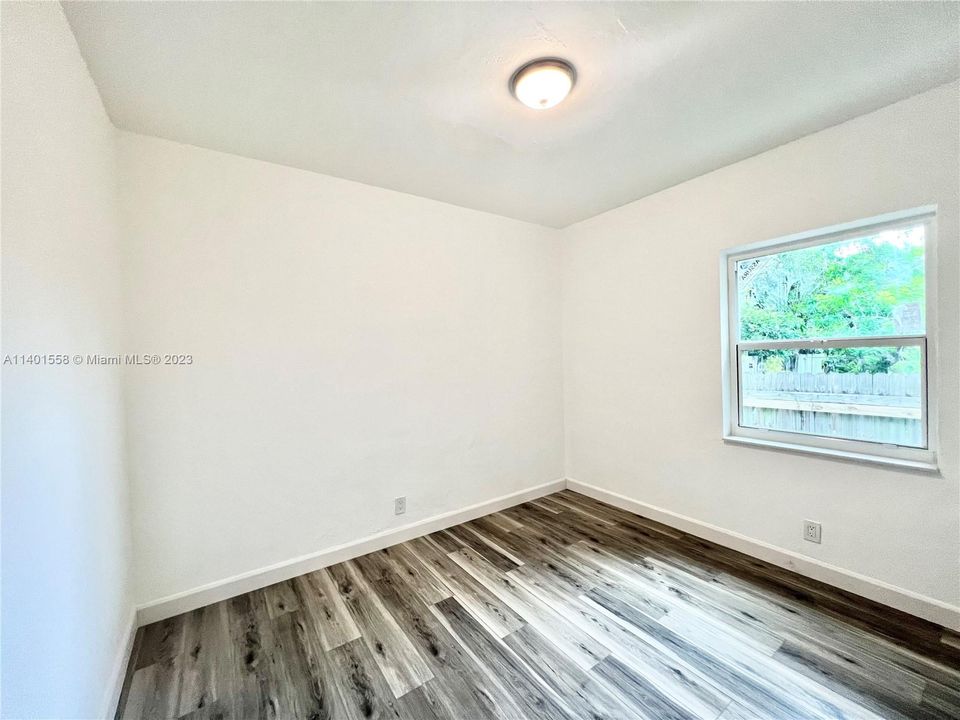 Recently Rented: $2,950 (2 beds, 1 baths, 907 Square Feet)