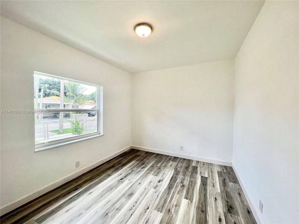 Recently Rented: $2,950 (2 beds, 1 baths, 907 Square Feet)