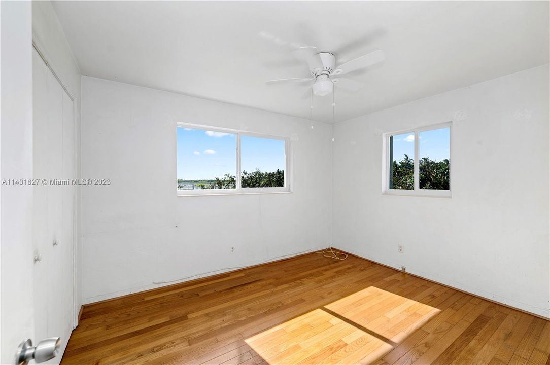 Recently Sold: $450,000 (1 beds, 1 baths, 813 Square Feet)