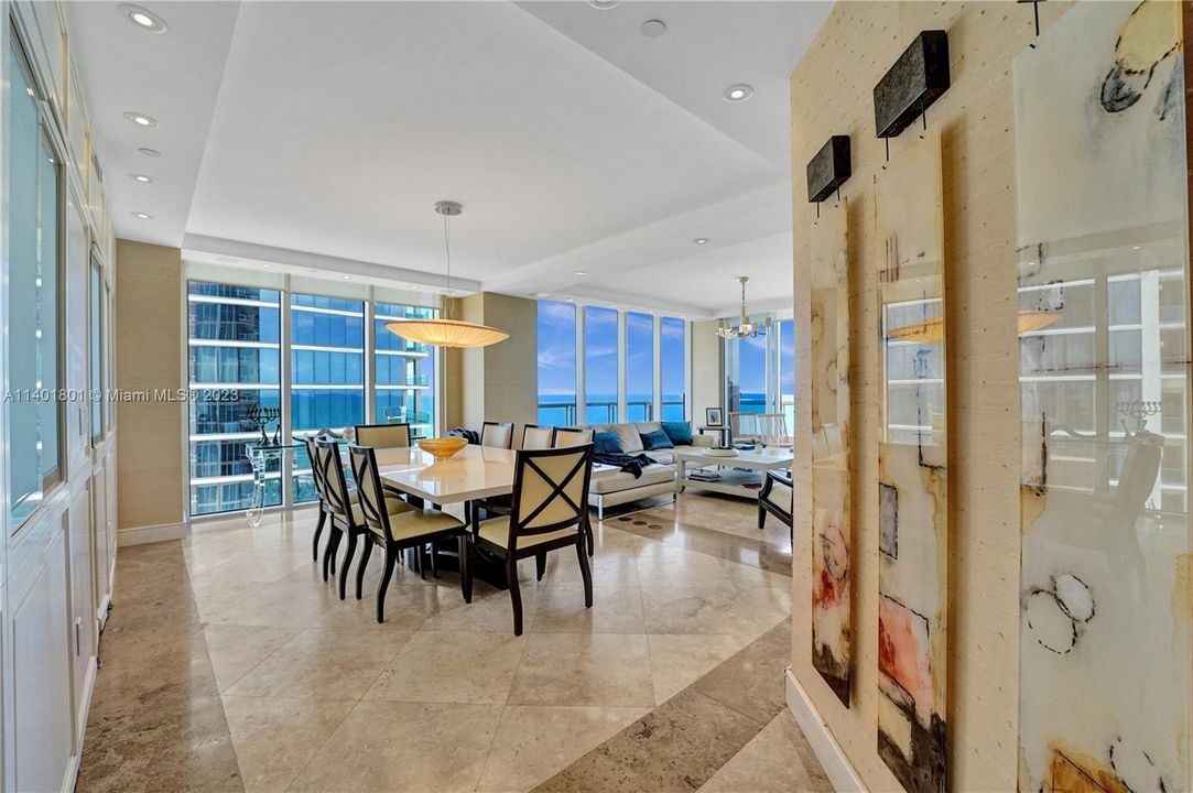 Recently Sold: $3,500,000 (3 beds, 4 baths, 2736 Square Feet)