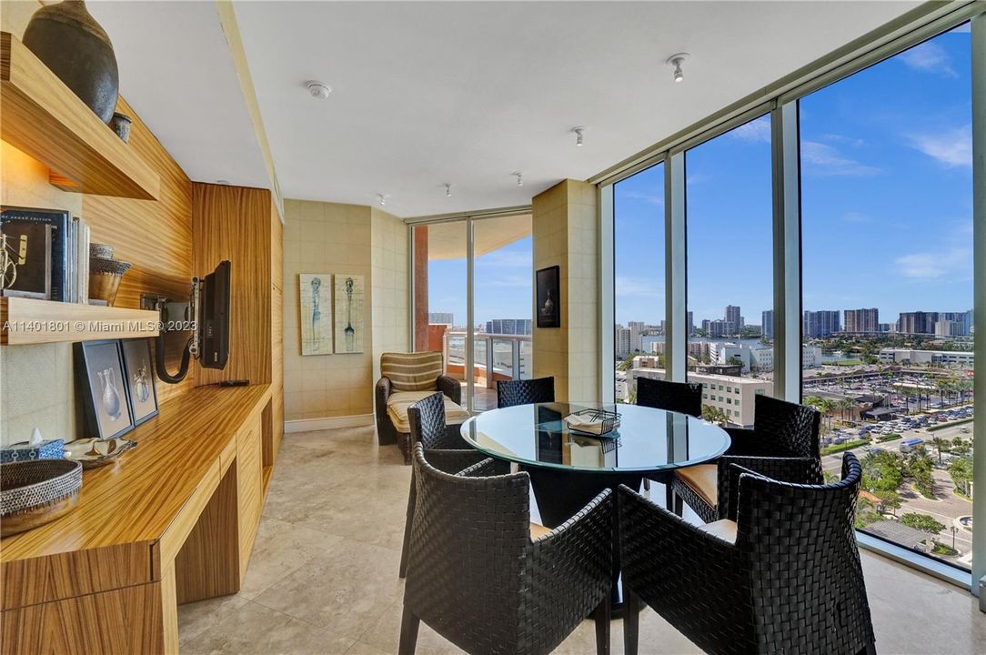 Recently Sold: $3,500,000 (3 beds, 4 baths, 2736 Square Feet)