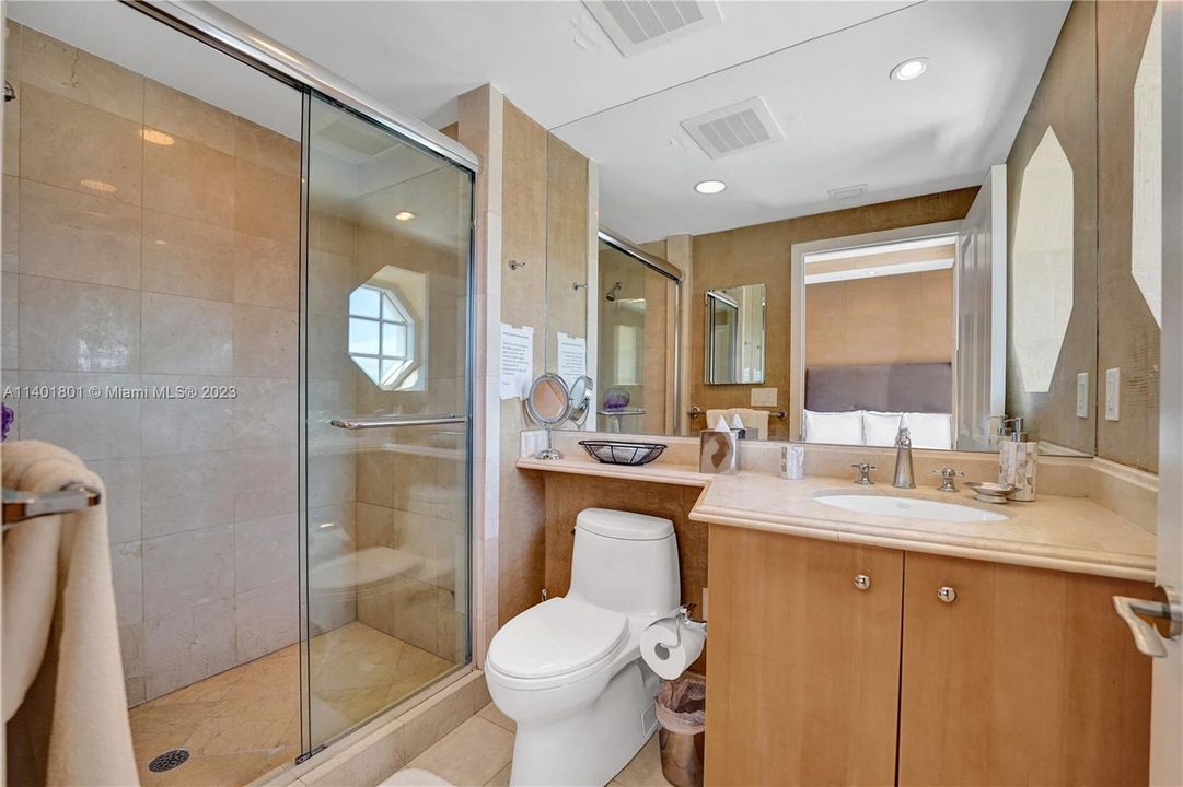 Recently Sold: $3,500,000 (3 beds, 4 baths, 2736 Square Feet)