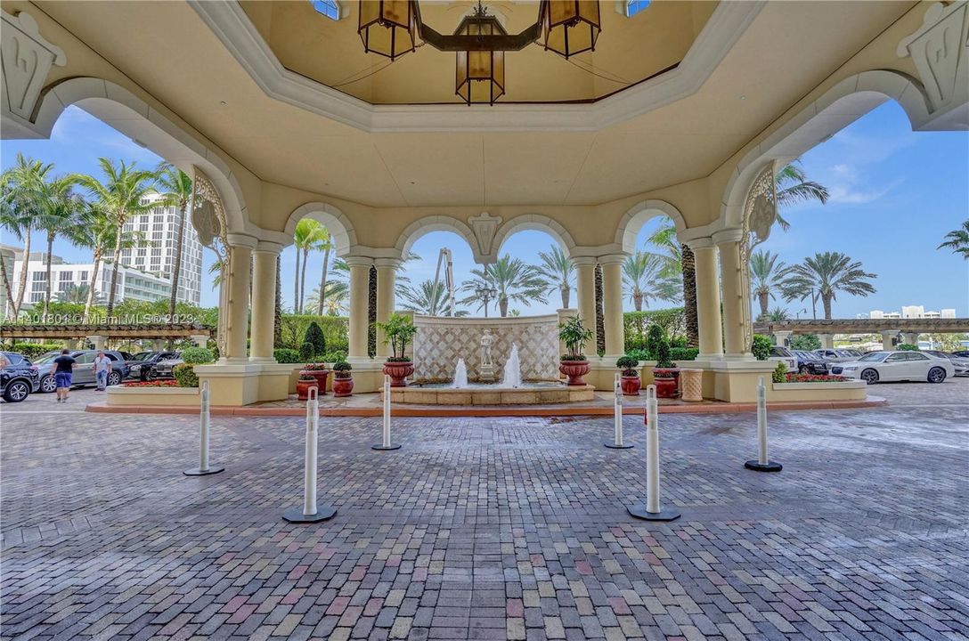 Recently Sold: $3,500,000 (3 beds, 4 baths, 2736 Square Feet)