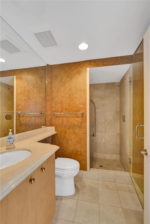 Recently Sold: $3,500,000 (3 beds, 4 baths, 2736 Square Feet)