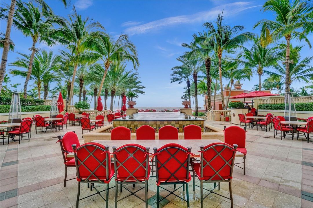 Recently Sold: $3,500,000 (3 beds, 4 baths, 2736 Square Feet)