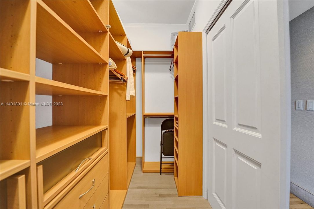 Recently Sold: $3,500,000 (3 beds, 4 baths, 2736 Square Feet)