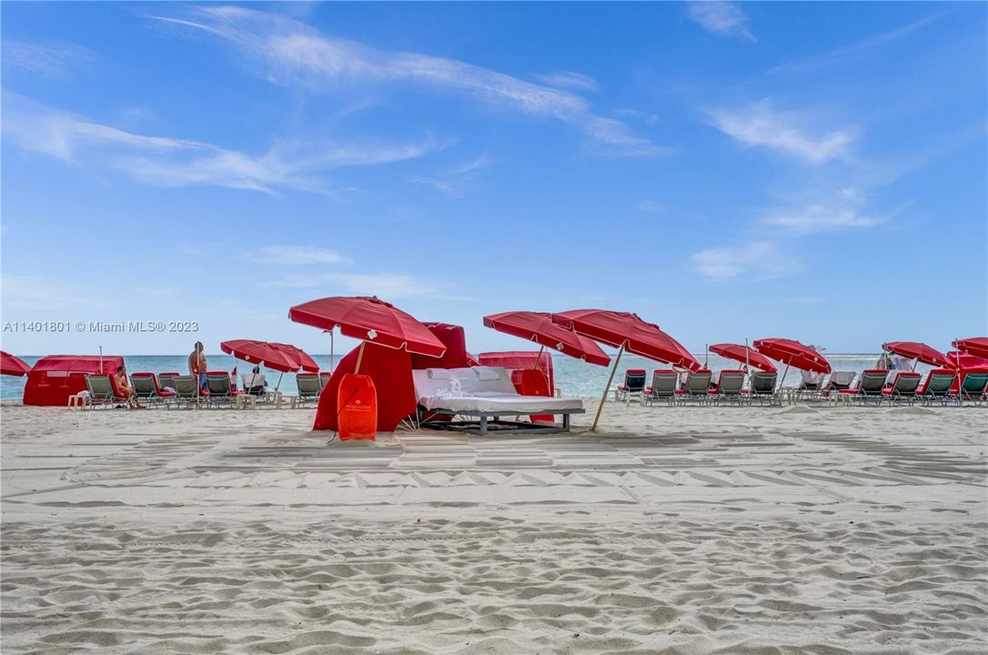 Recently Sold: $3,500,000 (3 beds, 4 baths, 2736 Square Feet)