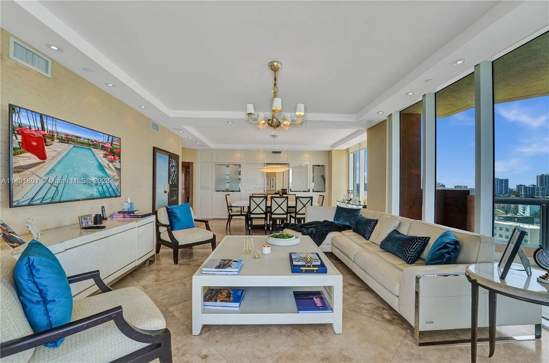 Recently Sold: $3,500,000 (3 beds, 4 baths, 2736 Square Feet)