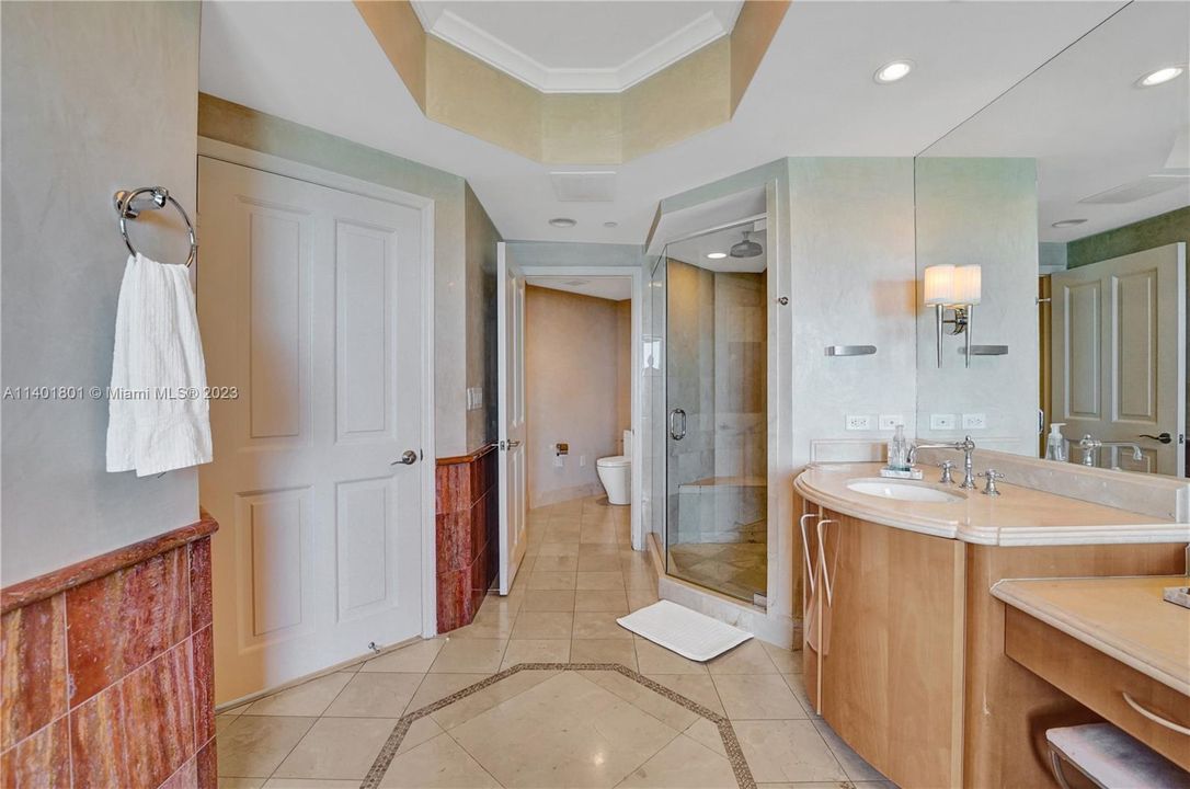 Recently Sold: $3,500,000 (3 beds, 4 baths, 2736 Square Feet)