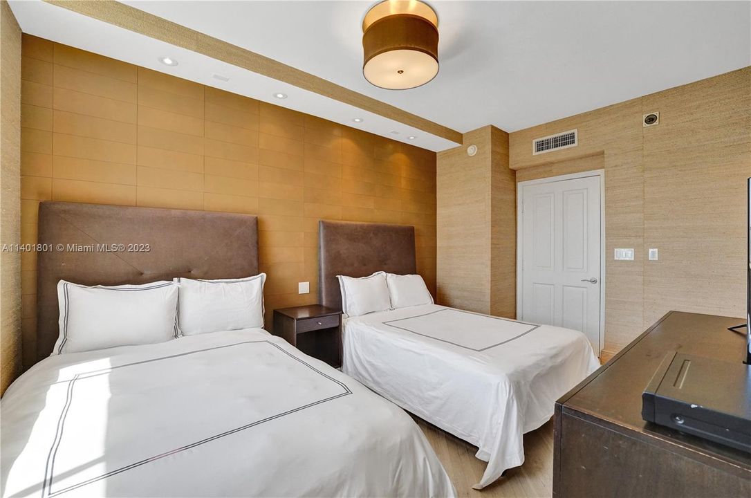 Recently Sold: $3,500,000 (3 beds, 4 baths, 2736 Square Feet)