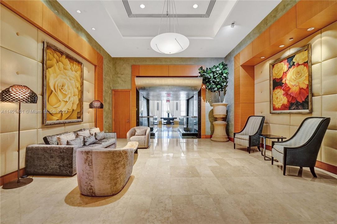 Recently Sold: $3,500,000 (3 beds, 4 baths, 2736 Square Feet)