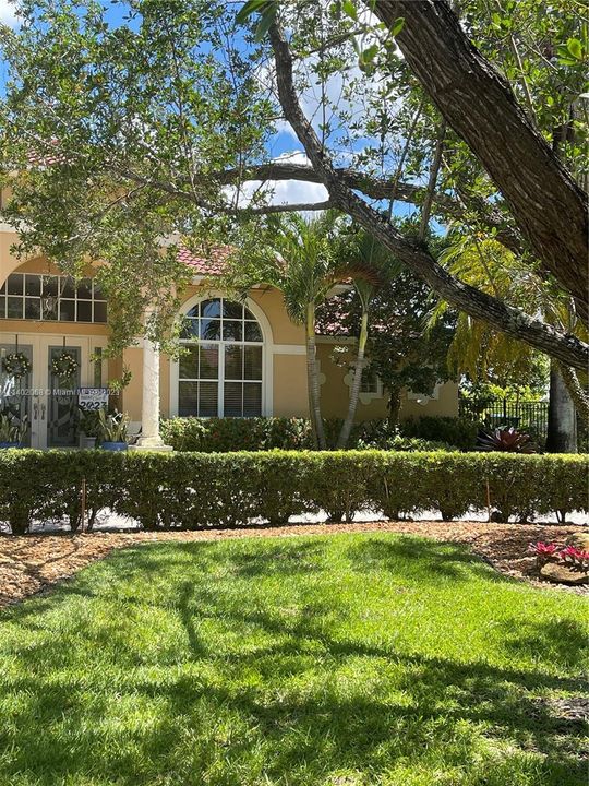 Recently Sold: $1,499,000 (5 beds, 3 baths, 3840 Square Feet)