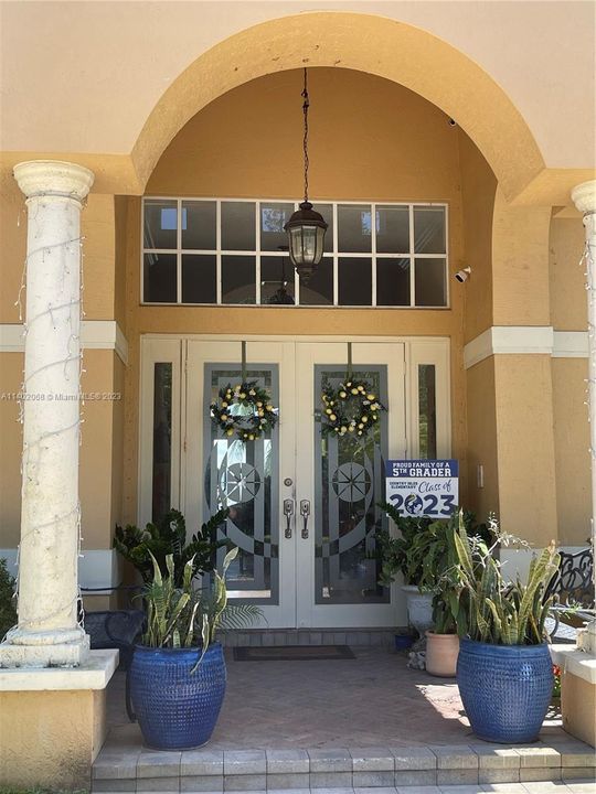 Recently Sold: $1,499,000 (5 beds, 3 baths, 3840 Square Feet)