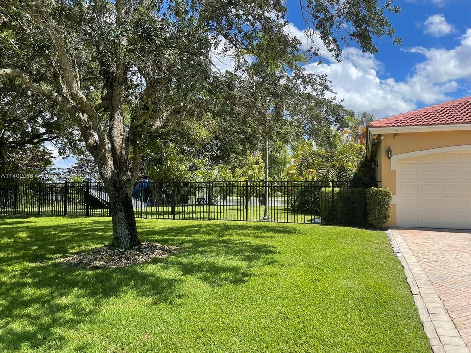 Recently Sold: $1,499,000 (5 beds, 3 baths, 3840 Square Feet)