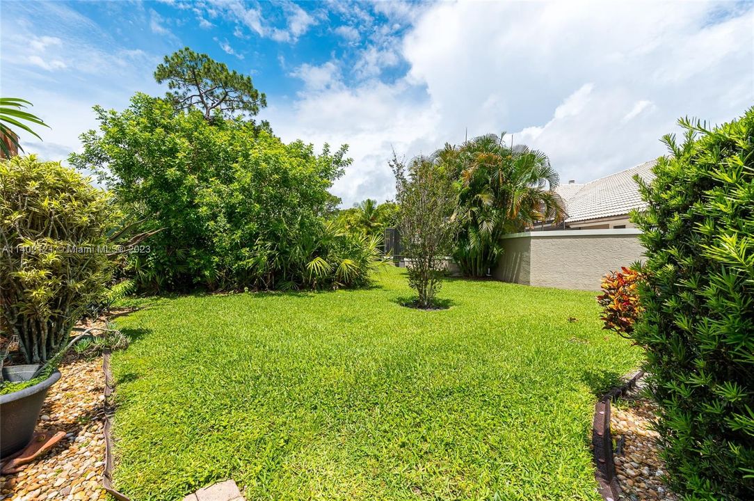 Recently Rented: $4,500 (4 beds, 3 baths, 2740 Square Feet)