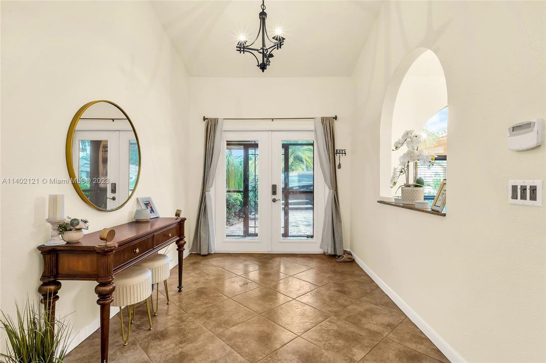 Recently Rented: $4,500 (4 beds, 3 baths, 2740 Square Feet)