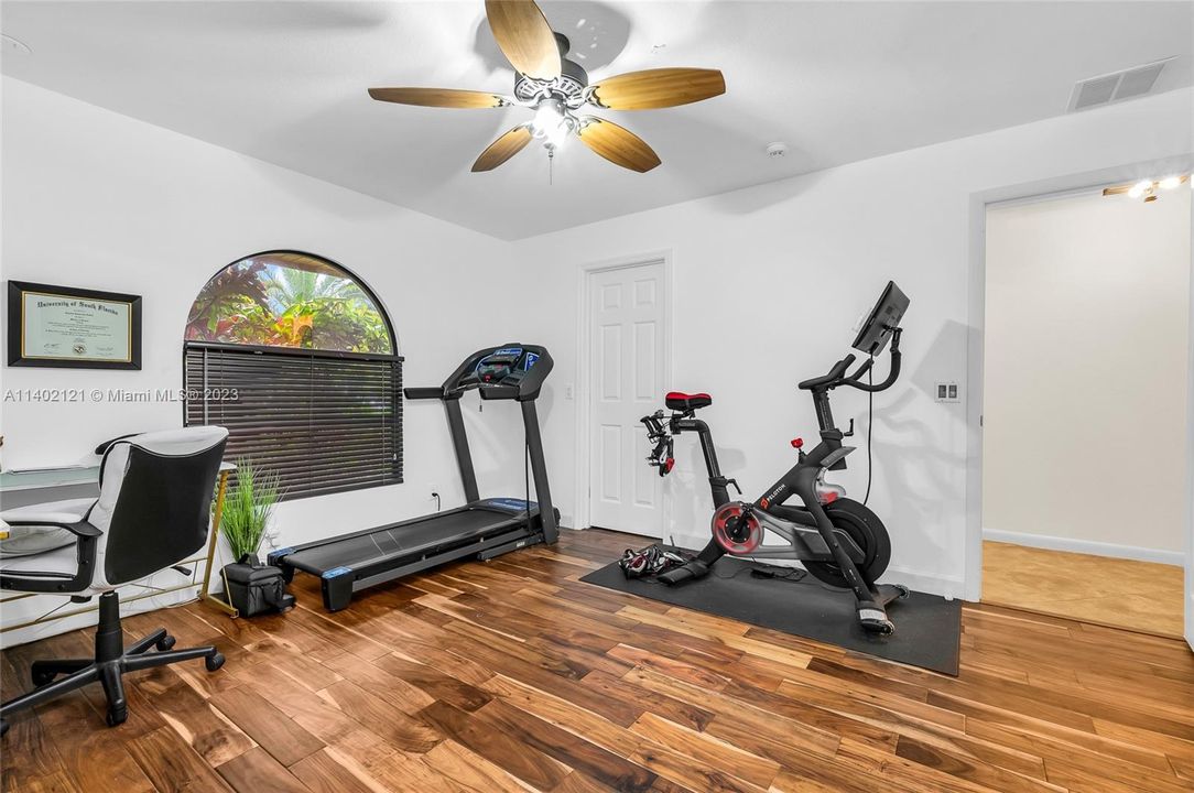 Recently Rented: $4,500 (4 beds, 3 baths, 2740 Square Feet)