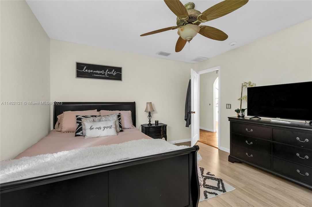 Recently Rented: $4,500 (4 beds, 3 baths, 2740 Square Feet)