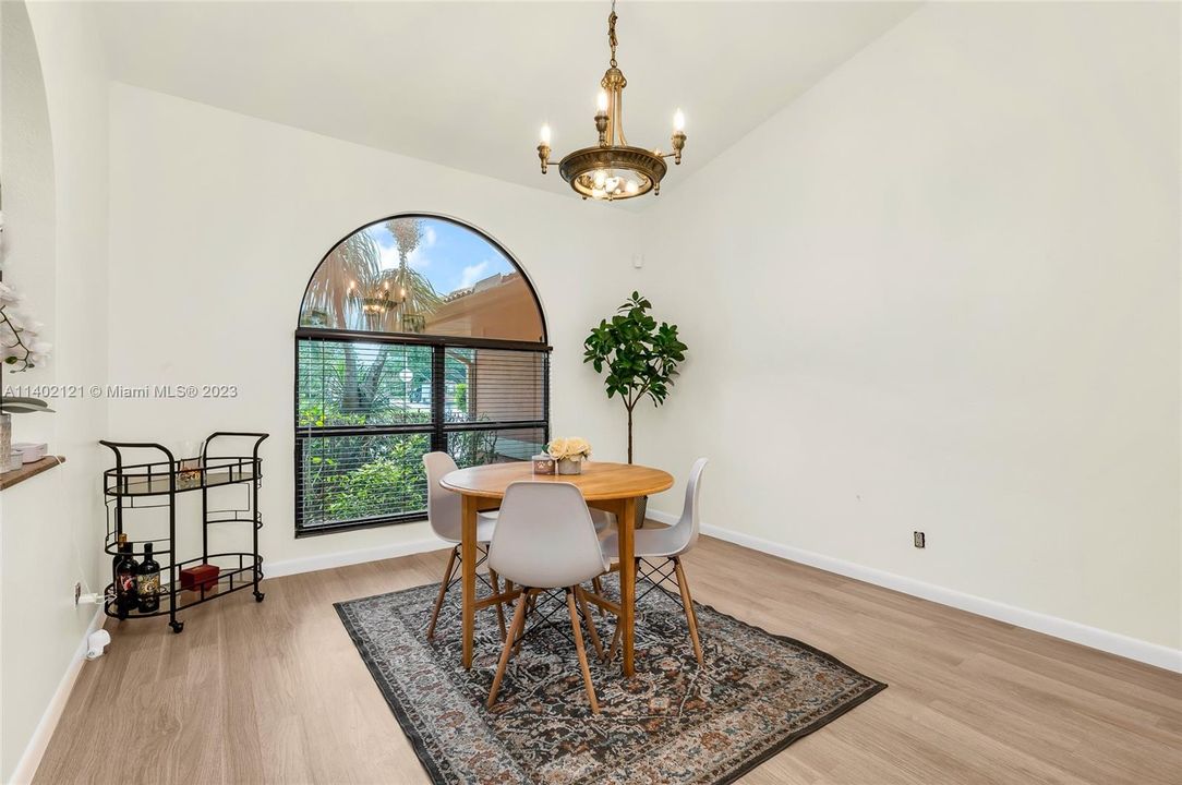 Recently Rented: $4,500 (4 beds, 3 baths, 2740 Square Feet)