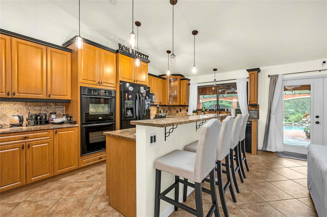 Recently Rented: $4,500 (4 beds, 3 baths, 2740 Square Feet)