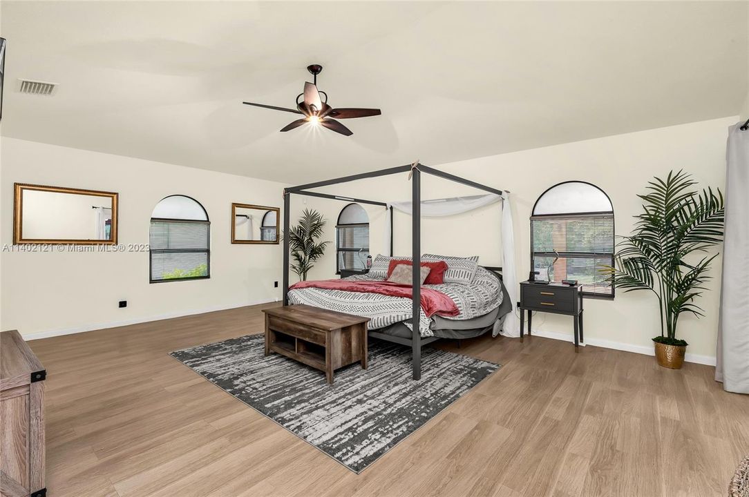 Recently Rented: $4,500 (4 beds, 3 baths, 2740 Square Feet)