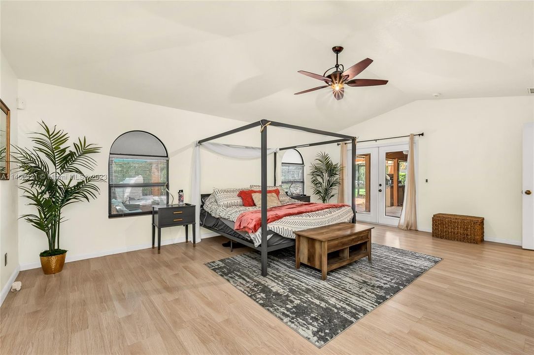 Recently Rented: $4,500 (4 beds, 3 baths, 2740 Square Feet)