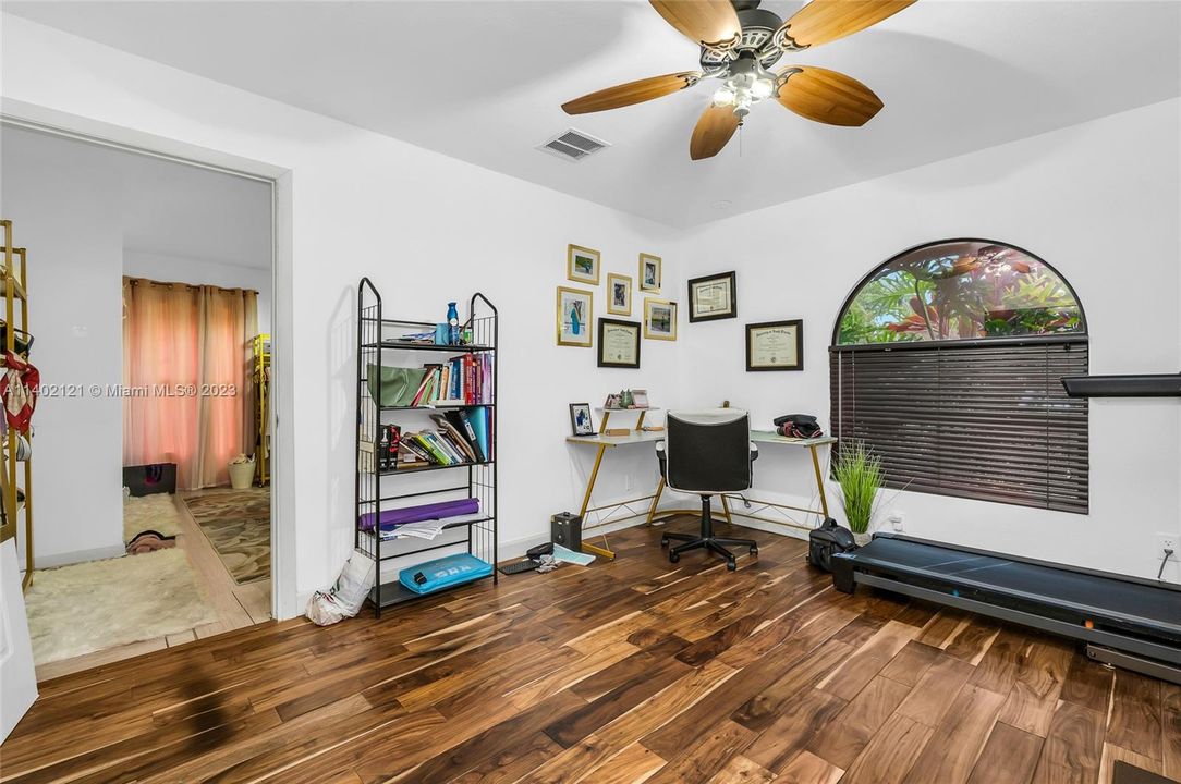 Recently Rented: $4,500 (4 beds, 3 baths, 2740 Square Feet)