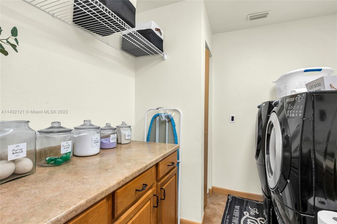 Recently Rented: $4,500 (4 beds, 3 baths, 2740 Square Feet)