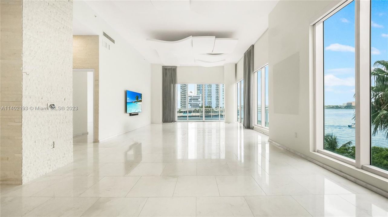 Activo con contrato: $2,499,000 (2 camas, 2 baños, 4631 Pies cuadrados)