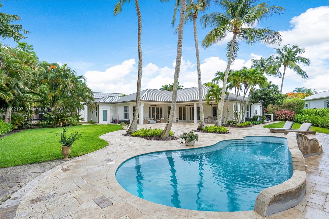 Recently Sold: $2,399,000 (5 beds, 3 baths, 2802 Square Feet)